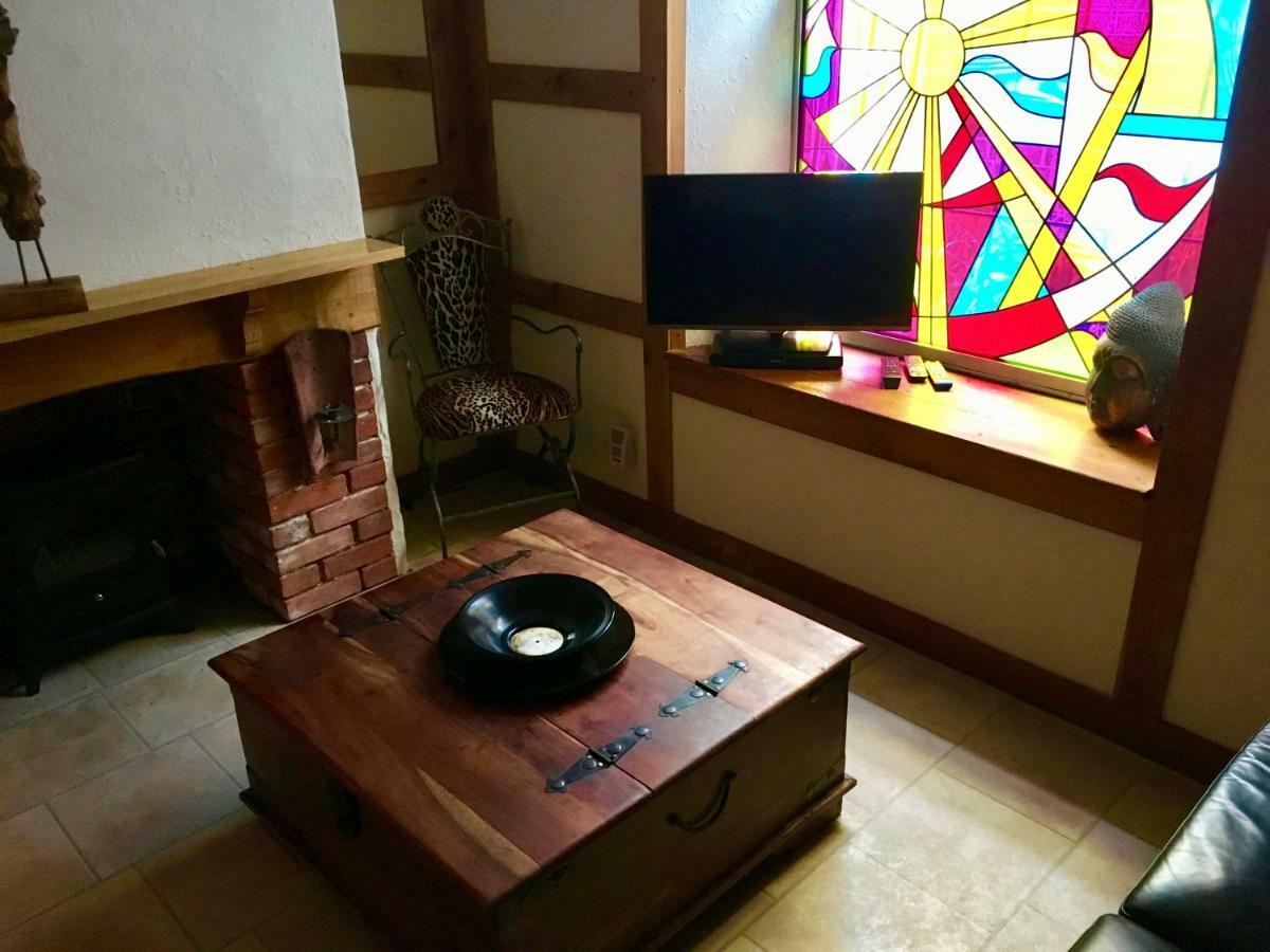 The Rabbit Hole Villa Глостънбъри Екстериор снимка